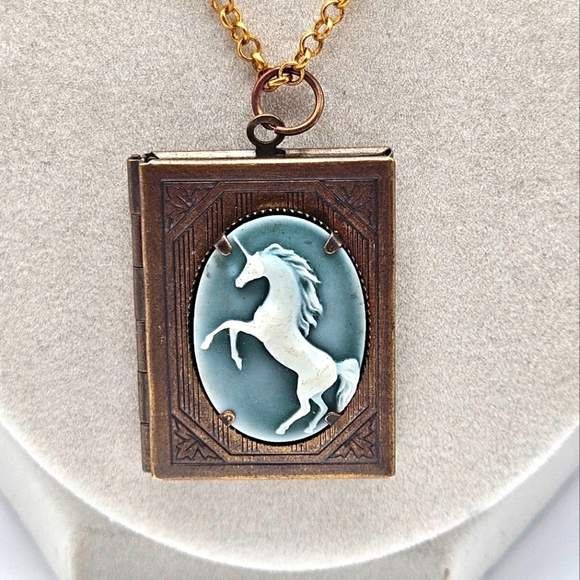 VINTAGE Unicorn Cameo Book Locket Pendant Necklace Fantasy - Picture 1 of 8